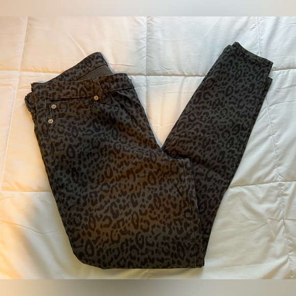 Gap Women’s Skinny Black & Gray Leopard Print Jeans - Picture 2 of 5